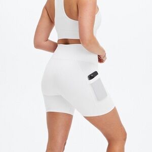 Fabletics On-The-Go PowerHold High-Waisted 6'' Short - Size S